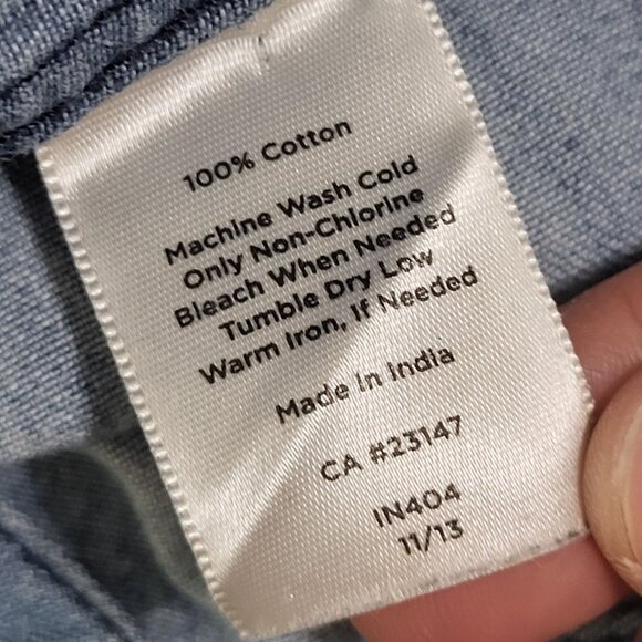 TALBOTS Women's SZ 4 Distressed Washed Denim Button Up Shirt Grunge Cotton - Picture 9 of 10